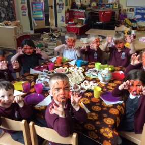 Dosbarth 1 Tea Party- The Tiger who came to tea!